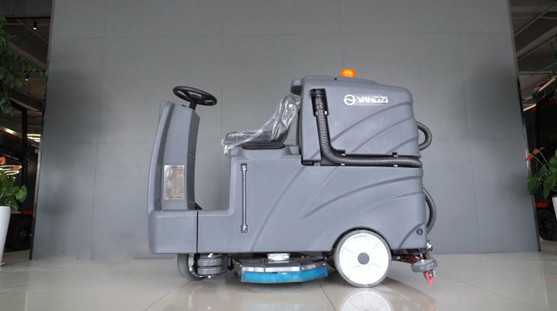 使用正確類型的洗地機(jī)清潔! 使用正確類型的洗地機(jī)清潔!