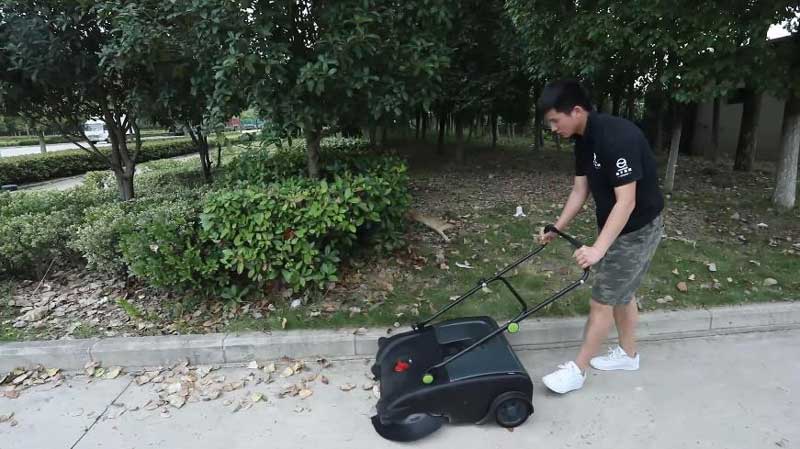 手動(dòng)手推式掃地機(jī)的簡(jiǎn)單說明 手動(dòng)手推式掃地機(jī)的簡(jiǎn)單說明