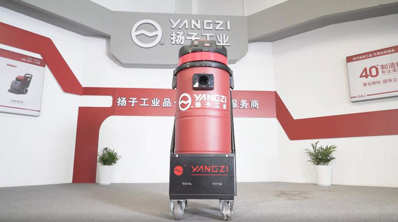 用這些清潔設(shè)備補(bǔ)充您的洗地機(jī) 用這些清潔設(shè)備補(bǔ)充您的洗地機(jī)