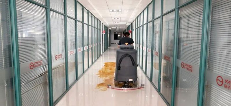 使用洗地機(jī)可提高您辦公室的專業(yè)水平 使用洗地機(jī)可提高您辦公室的專業(yè)水平