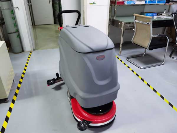 洗地機(jī)選購(gòu)技術(shù)總結(jié)(圖3) 揚(yáng)子洗地機(jī)